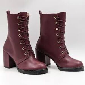 Stuart Weitzman Cranberry Leather Lace-Up Block Heel Boots Size 6.5 NWOB